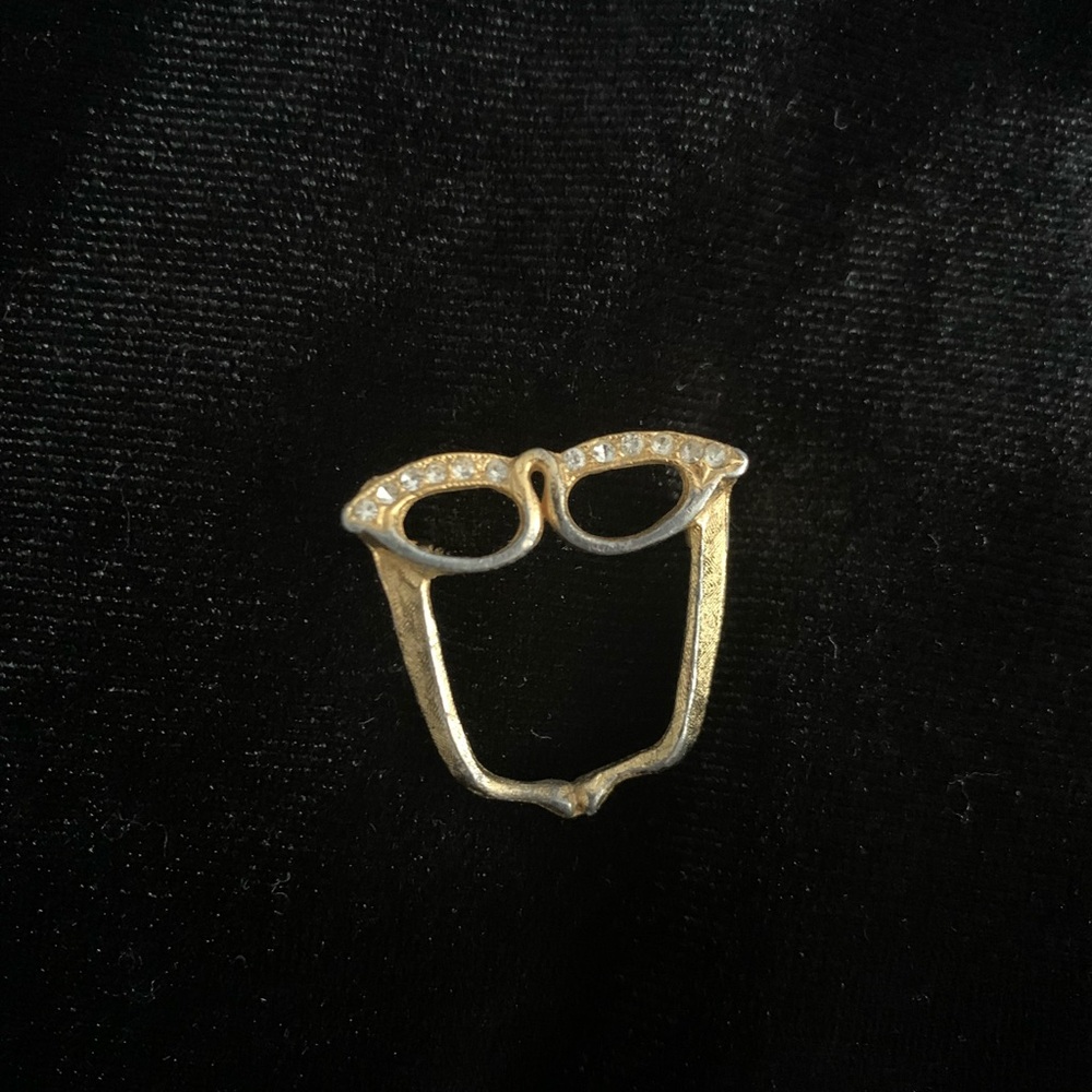 Vintage Gold Toned Glasses Brooch with Rhinestones